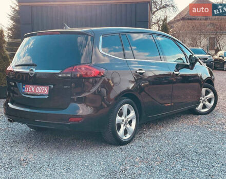 Коричневый Опель Zafira Tourer, объемом двигателя 2 л и пробегом 230 тыс. км за 11550 $, фото 3 на Automoto.ua