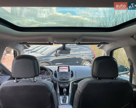 Коричневый Опель Zafira Tourer, объемом двигателя 2 л и пробегом 230 тыс. км за 11550 $, фото 15 на Automoto.ua