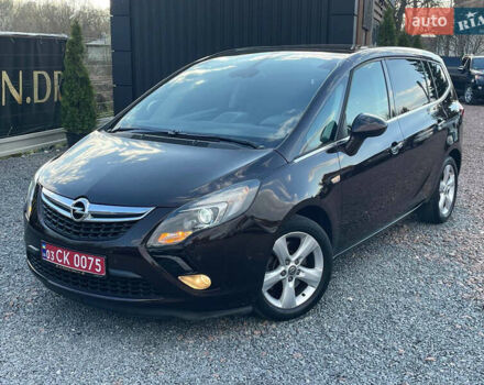 Коричневый Опель Zafira Tourer, объемом двигателя 2 л и пробегом 230 тыс. км за 11550 $, фото 1 на Automoto.ua