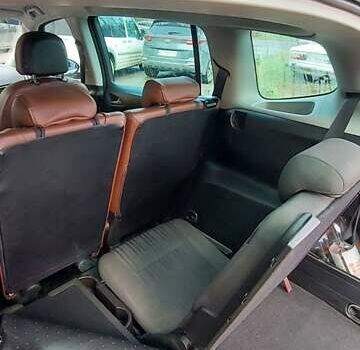 Коричневый Опель Zafira Tourer, объемом двигателя 1.6 л и пробегом 316 тыс. км за 11000 $, фото 9 на Automoto.ua