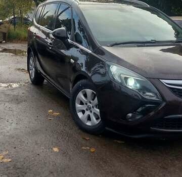 Коричневый Опель Zafira Tourer, объемом двигателя 1.6 л и пробегом 316 тыс. км за 11000 $, фото 4 на Automoto.ua