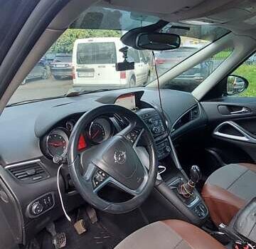 Коричневый Опель Zafira Tourer, объемом двигателя 1.6 л и пробегом 316 тыс. км за 11000 $, фото 6 на Automoto.ua