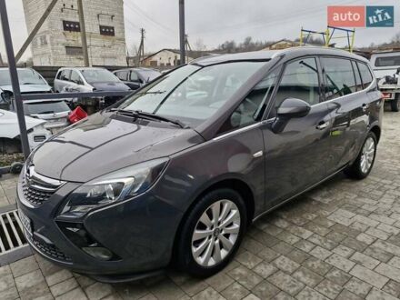 Коричневый Опель Zafira Tourer, объемом двигателя 0 л и пробегом 236 тыс. км за 12000 $, фото 1 на Automoto.ua