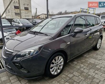 Коричневый Опель Zafira Tourer, объемом двигателя 0 л и пробегом 236 тыс. км за 12000 $, фото 1 на Automoto.ua