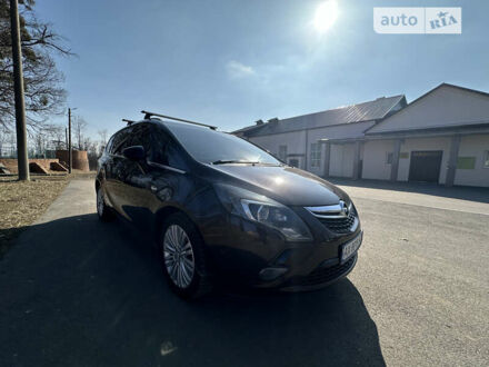 Коричневый Опель Zafira Tourer, объемом двигателя 2 л и пробегом 305 тыс. км за 11000 $, фото 1 на Automoto.ua