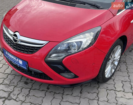Красный Опель Zafira Tourer, объемом двигателя 2 л и пробегом 199 тыс. км за 10490 $, фото 9 на Automoto.ua