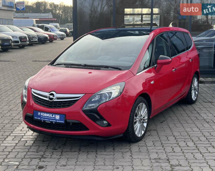 Красный Опель Zafira Tourer, объемом двигателя 2 л и пробегом 199 тыс. км за 10490 $, фото 6 на Automoto.ua