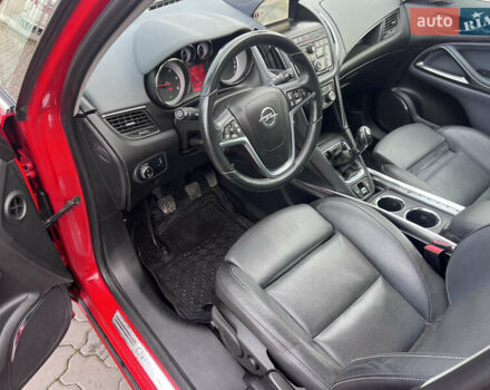 Красный Опель Zafira Tourer, объемом двигателя 2 л и пробегом 199 тыс. км за 10490 $, фото 14 на Automoto.ua