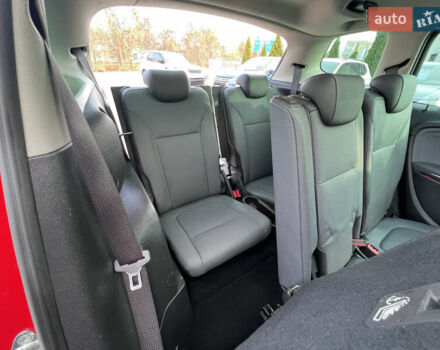 Красный Опель Zafira Tourer, объемом двигателя 2 л и пробегом 199 тыс. км за 10490 $, фото 51 на Automoto.ua