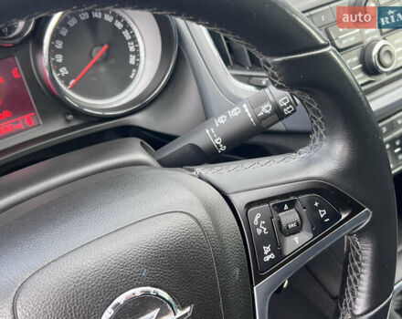 Красный Опель Zafira Tourer, объемом двигателя 2 л и пробегом 199 тыс. км за 10490 $, фото 18 на Automoto.ua