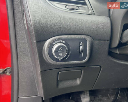 Красный Опель Zafira Tourer, объемом двигателя 2 л и пробегом 199 тыс. км за 10490 $, фото 15 на Automoto.ua