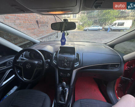 Красный Опель Zafira Tourer, объемом двигателя 2 л и пробегом 220 тыс. км за 10500 $, фото 7 на Automoto.ua