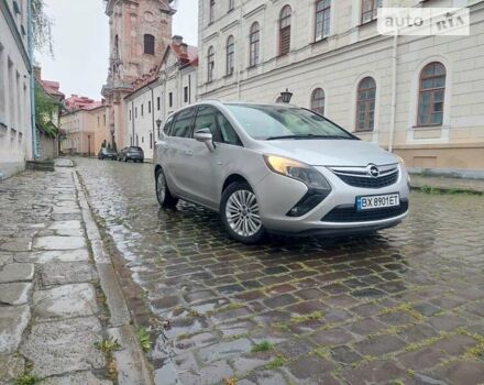 Опель Zafira Tourer, об'ємом двигуна 1.6 л та пробігом 231 тис. км за 9500 $, фото 7 на Automoto.ua