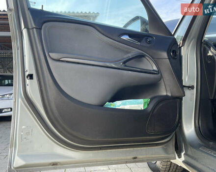 Опель Zafira Tourer, объемом двигателя 0 л и пробегом 222 тыс. км за 6350 $, фото 11 на Automoto.ua