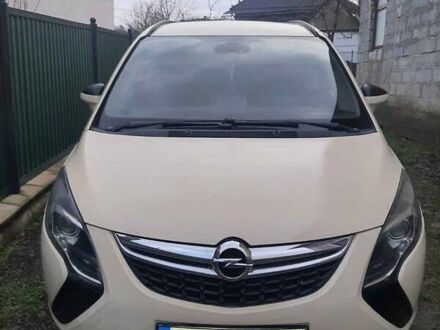 Опель Zafira Tourer, объемом двигателя 1.6 л и пробегом 220 тыс. км за 8000 $, фото 1 на Automoto.ua