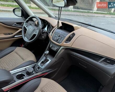 Серый Опель Zafira Tourer, объемом двигателя 2 л и пробегом 198 тыс. км за 10300 $, фото 17 на Automoto.ua