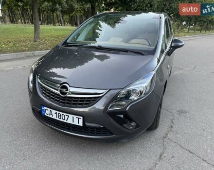 Серый Опель Zafira Tourer, объемом двигателя 2 л и пробегом 198 тыс. км за 10300 $, фото 13 на Automoto.ua