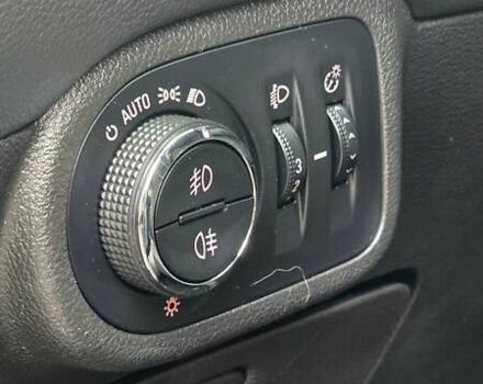 Серый Опель Zafira Tourer, объемом двигателя 2 л и пробегом 142 тыс. км за 12000 $, фото 20 на Automoto.ua