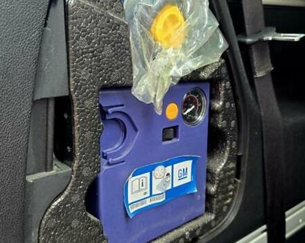 Серый Опель Zafira Tourer, объемом двигателя 2 л и пробегом 142 тыс. км за 12000 $, фото 25 на Automoto.ua