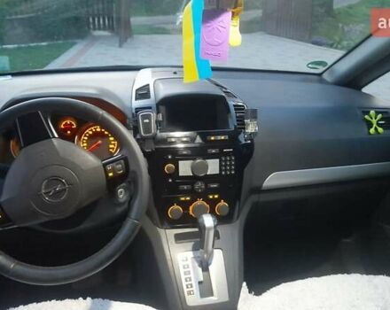Серый Опель Zafira Tourer, объемом двигателя 1.9 л и пробегом 240 тыс. км за 6400 $, фото 5 на Automoto.ua