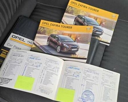 Серый Опель Zafira Tourer, объемом двигателя 2 л и пробегом 142 тыс. км за 12000 $, фото 33 на Automoto.ua