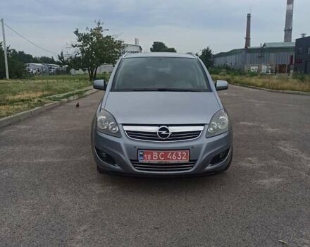 Серый Опель Zafira Tourer, объемом двигателя 1.8 л и пробегом 207 тыс. км за 7500 $, фото 3 на Automoto.ua