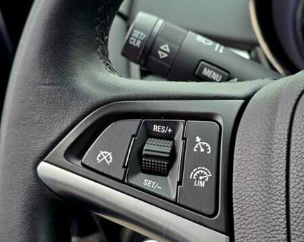 Серый Опель Zafira Tourer, объемом двигателя 2 л и пробегом 142 тыс. км за 12000 $, фото 30 на Automoto.ua