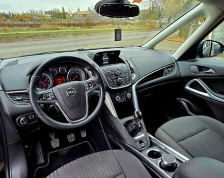 Сірий Опель Zafira Tourer, об'ємом двигуна 2 л та пробігом 142 тис. км за 12000 $, фото 24 на Automoto.ua