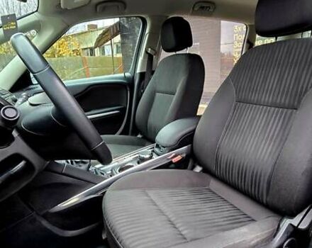 Серый Опель Zafira Tourer, объемом двигателя 2 л и пробегом 142 тыс. км за 12000 $, фото 10 на Automoto.ua