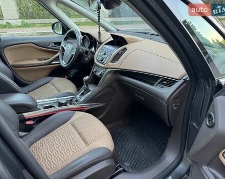 Серый Опель Zafira Tourer, объемом двигателя 2 л и пробегом 198 тыс. км за 10300 $, фото 18 на Automoto.ua
