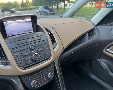 Серый Опель Zafira Tourer, объемом двигателя 2 л и пробегом 198 тыс. км за 10300 $, фото 23 на Automoto.ua