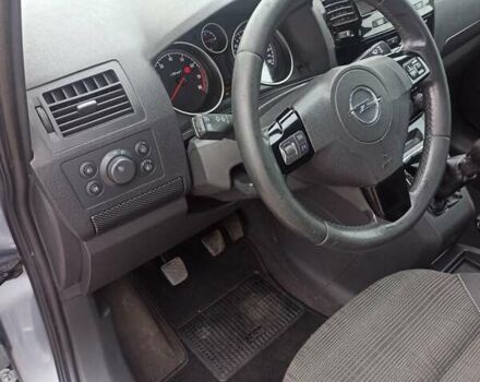 Серый Опель Zafira Tourer, объемом двигателя 1.8 л и пробегом 207 тыс. км за 7500 $, фото 12 на Automoto.ua