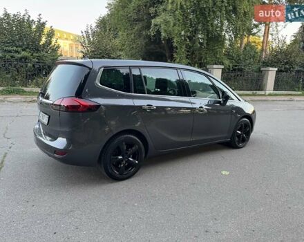 Серый Опель Zafira Tourer, объемом двигателя 2 л и пробегом 198 тыс. км за 10300 $, фото 11 на Automoto.ua