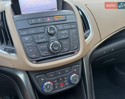 Серый Опель Zafira Tourer, объемом двигателя 2 л и пробегом 198 тыс. км за 10300 $, фото 24 на Automoto.ua