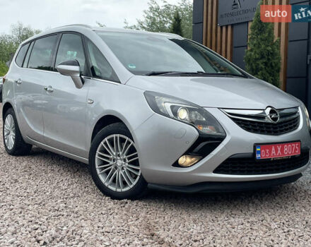 Серый Опель Zafira Tourer, объемом двигателя 2 л и пробегом 195 тыс. км за 11555 $, фото 1 на Automoto.ua