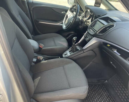 Опель Zafira Tourer 2012 в Полтаве на Automoto.ua Серый Опель Zafira Tourer, объемом двигателя 2 л и пробегом 208 тыс. км за 9800 $, фото 20 на Automoto.ua