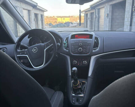 Опель Zafira Tourer 2012 в Ровно на Automoto.ua Серый Опель Zafira Tourer, объемом двигателя 2 л и пробегом 211 тыс. км за 7999 $, фото 12 на Automoto.ua