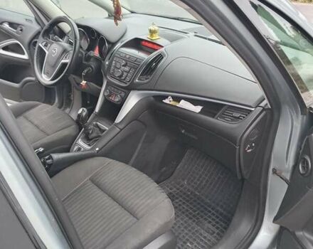 Сірий Опель Zafira Tourer, об'ємом двигуна 1.96 л та пробігом 217 тис. км за 8300 $, фото 1 на Automoto.ua