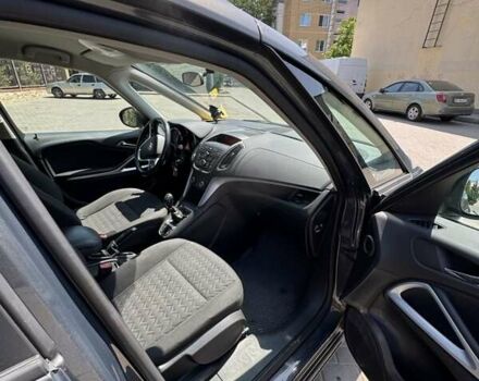Серый Опель Zafira Tourer, объемом двигателя 1.96 л и пробегом 300 тыс. км за 8700 $, фото 12 на Automoto.ua