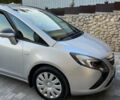 Серый Опель Zafira Tourer, объемом двигателя 2 л и пробегом 132 тыс. км за 10400 $, фото 14 на Automoto.ua