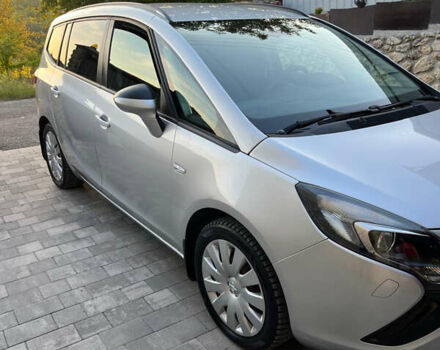 Серый Опель Zafira Tourer, объемом двигателя 2 л и пробегом 132 тыс. км за 10400 $, фото 16 на Automoto.ua