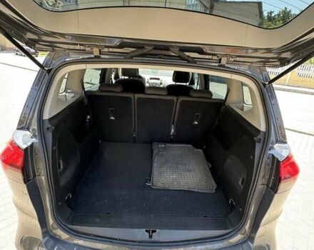 Серый Опель Zafira Tourer, объемом двигателя 1.96 л и пробегом 300 тыс. км за 8700 $, фото 8 на Automoto.ua