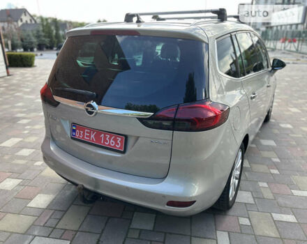 Серый Опель Zafira Tourer, объемом двигателя 0 л и пробегом 180 тыс. км за 10800 $, фото 21 на Automoto.ua