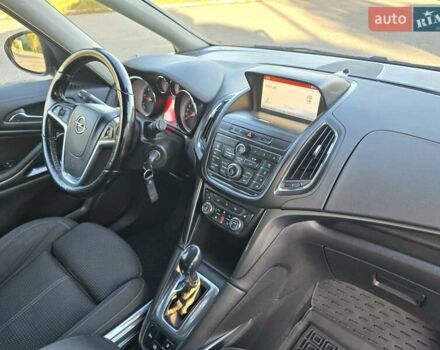 Серый Опель Zafira Tourer, объемом двигателя 2 л и пробегом 261 тыс. км за 10499 $, фото 44 на Automoto.ua