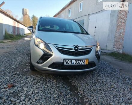 Серый Опель Zafira Tourer, объемом двигателя 2 л и пробегом 270 тыс. км за 11200 $, фото 2 на Automoto.ua