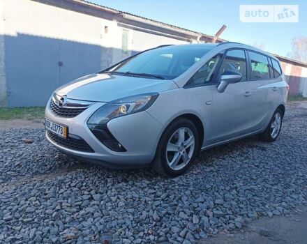 Серый Опель Zafira Tourer, объемом двигателя 2 л и пробегом 270 тыс. км за 11200 $, фото 4 на Automoto.ua