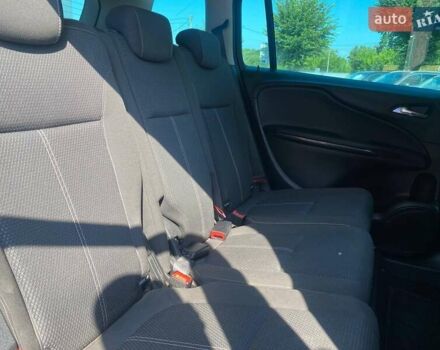 Серый Опель Zafira Tourer, объемом двигателя 1.96 л и пробегом 193 тыс. км за 11500 $, фото 24 на Automoto.ua