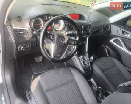 Серый Опель Zafira Tourer, объемом двигателя 2 л и пробегом 201 тыс. км за 11850 $, фото 22 на Automoto.ua