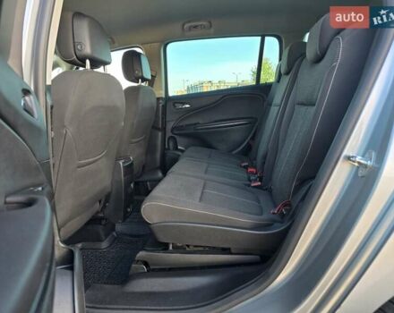 Серый Опель Zafira Tourer, объемом двигателя 2 л и пробегом 261 тыс. км за 10499 $, фото 48 на Automoto.ua