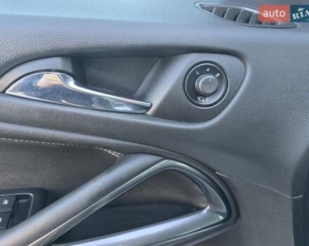 Серый Опель Zafira Tourer, объемом двигателя 2 л и пробегом 261 тыс. км за 10499 $, фото 25 на Automoto.ua